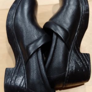 Born BOC Concepts black leather clog size 6m